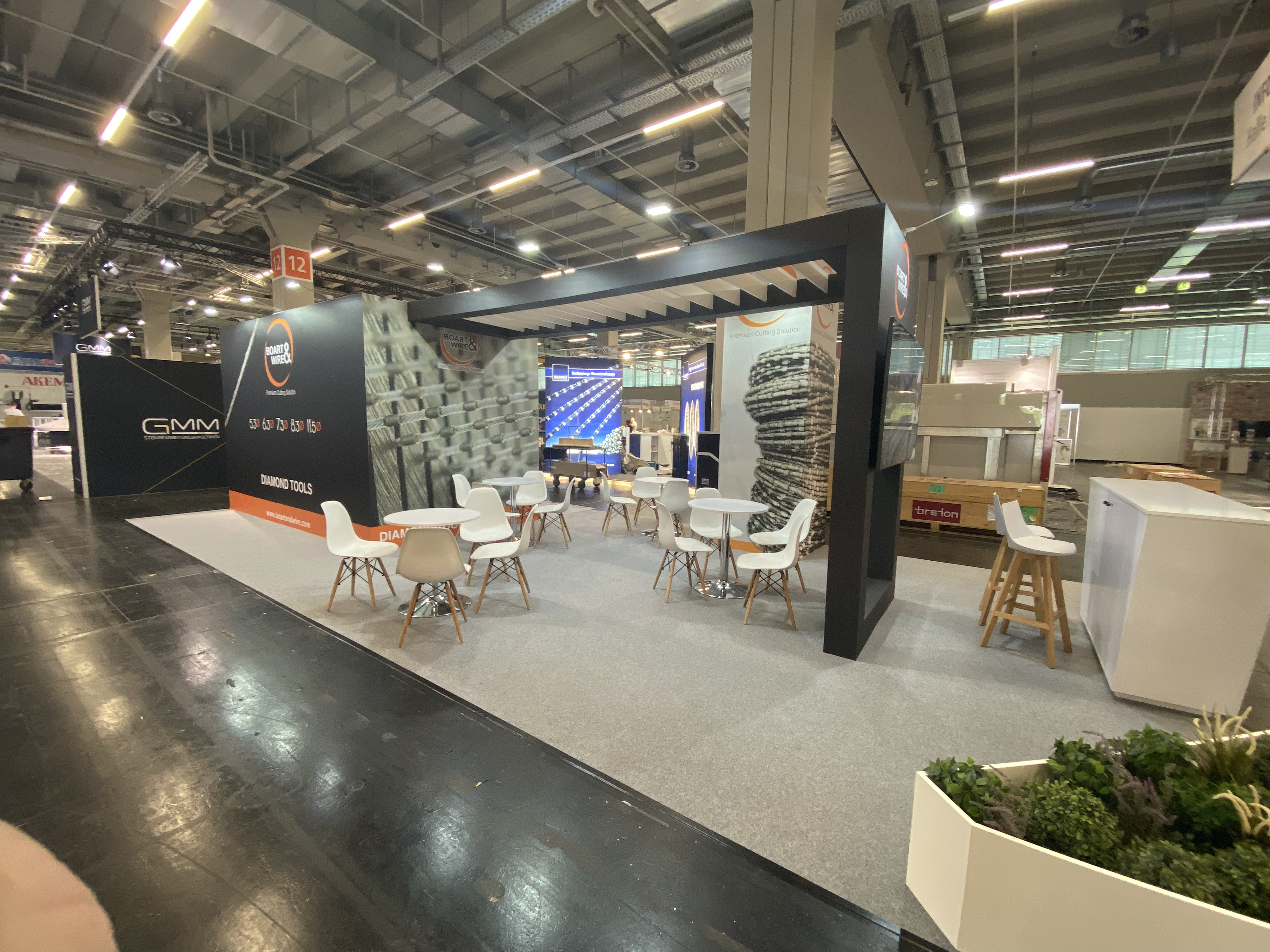 Custom Green Exhibition Booth